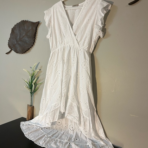 3 for 40$ Beautiful & Comfy White Dress - Picture 2 of 5